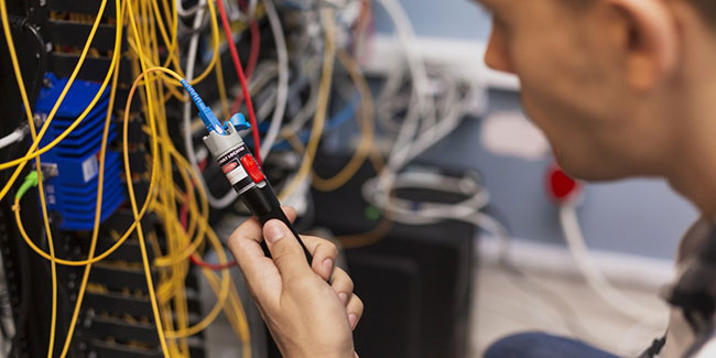 engineer-man-testing-optical-fiber.jpg