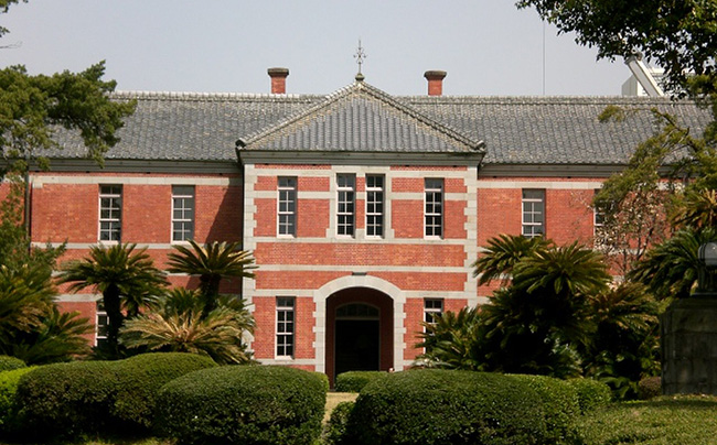 1280px-KumamotoUniv_IMG.jpg